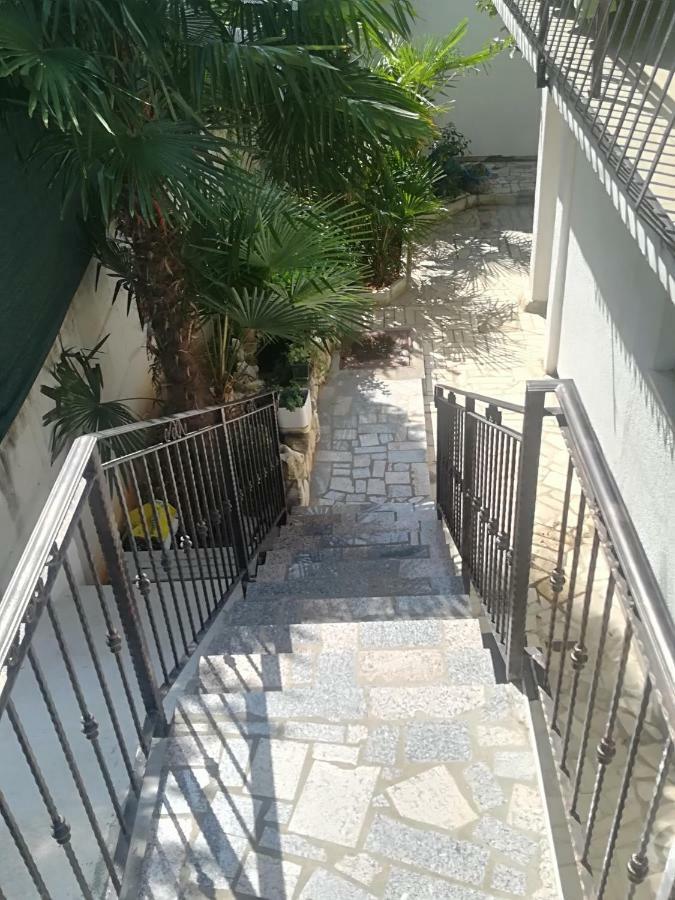 פורץ Apartment Jozefina מראה חיצוני תמונה